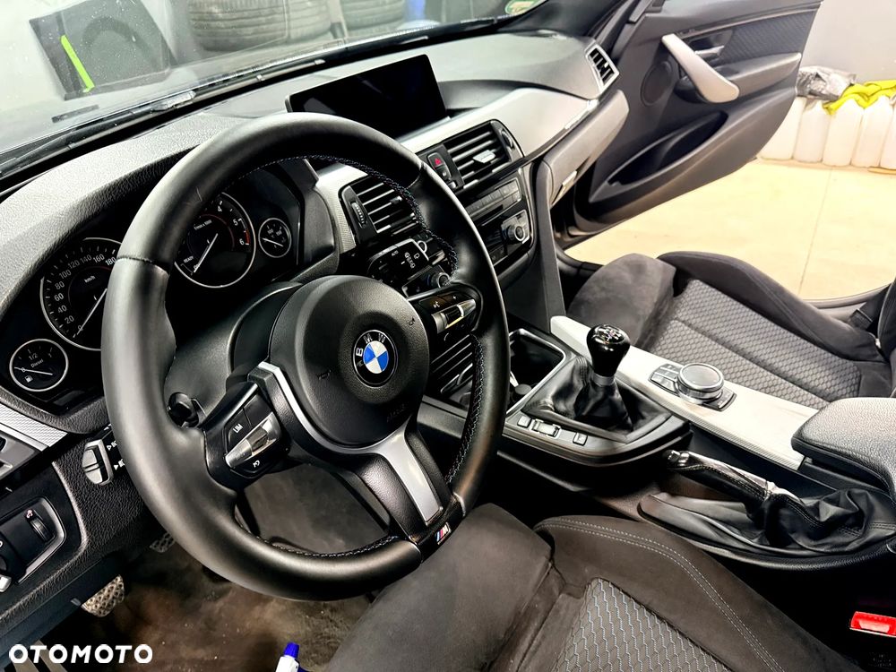 BMW Seria 3 320d xDrive M Sport Shadow - 28
