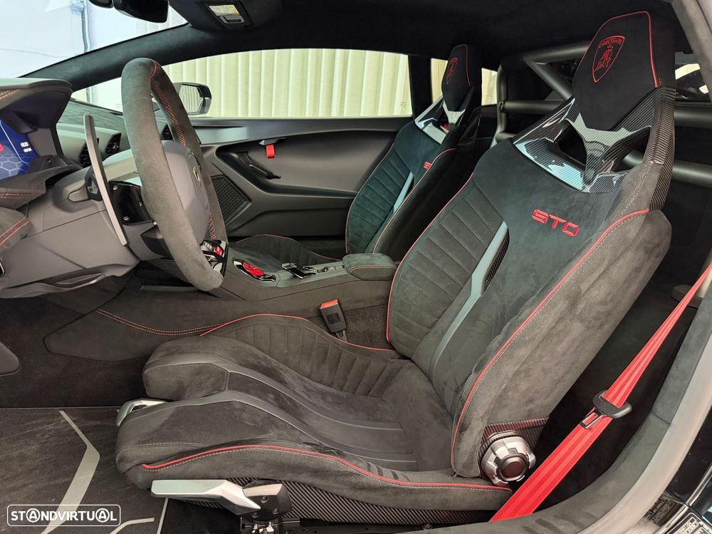 Lamborghini Huracán STO - 28