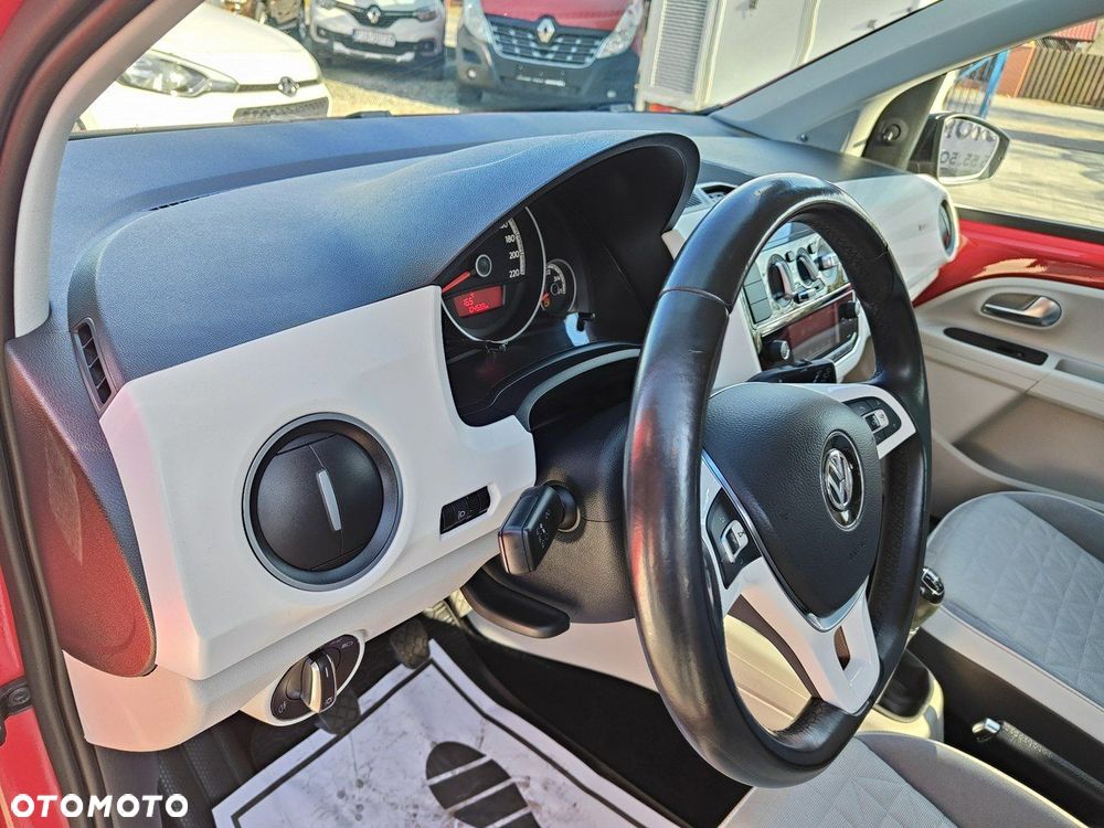 Volkswagen up! 1.0 Beats - 12