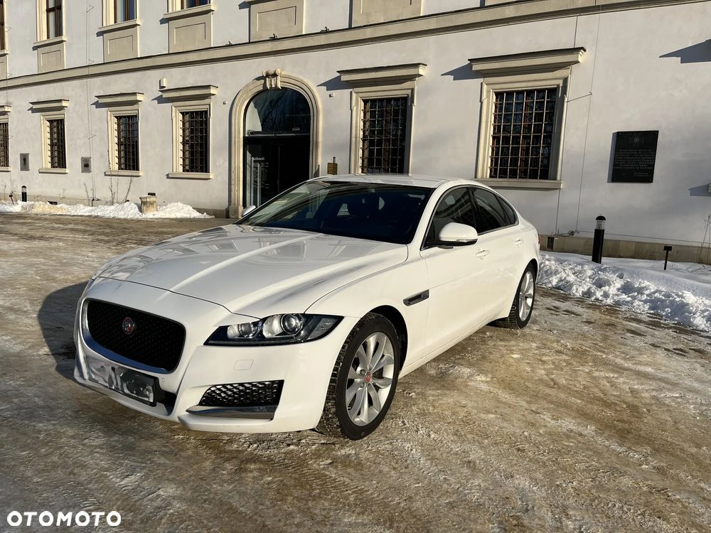 Jaguar XF 2.0 T Prestige - 3