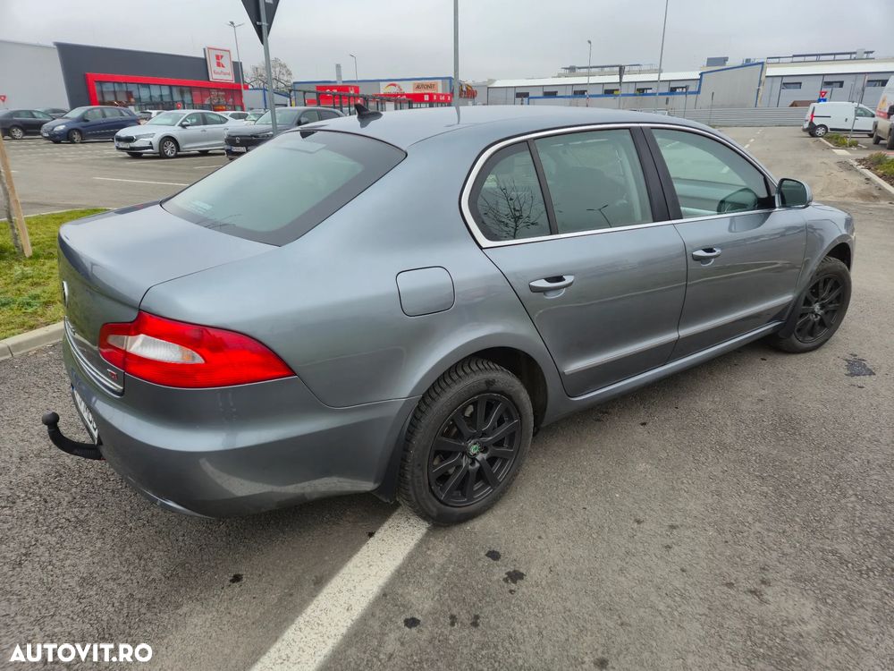 Skoda Superb 2.0 TDI 4X4 Elegance - 6