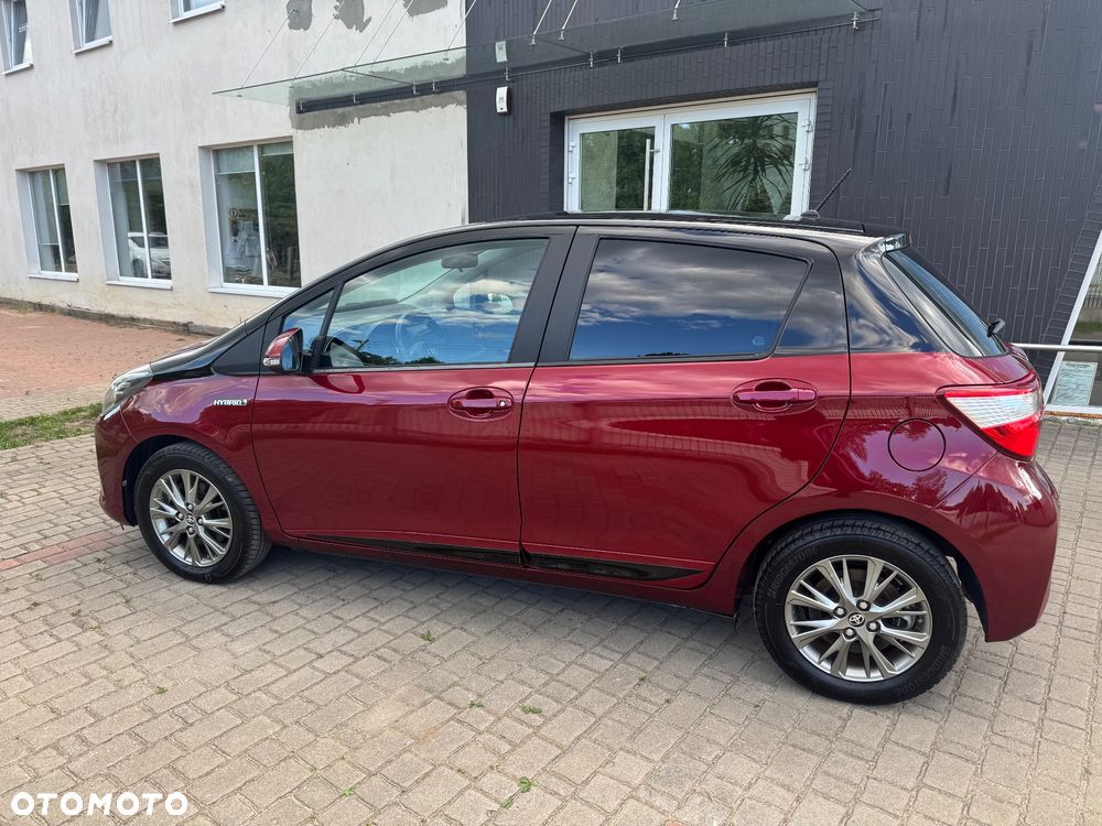 Toyota Yaris Hybrid 100 Premium - 7