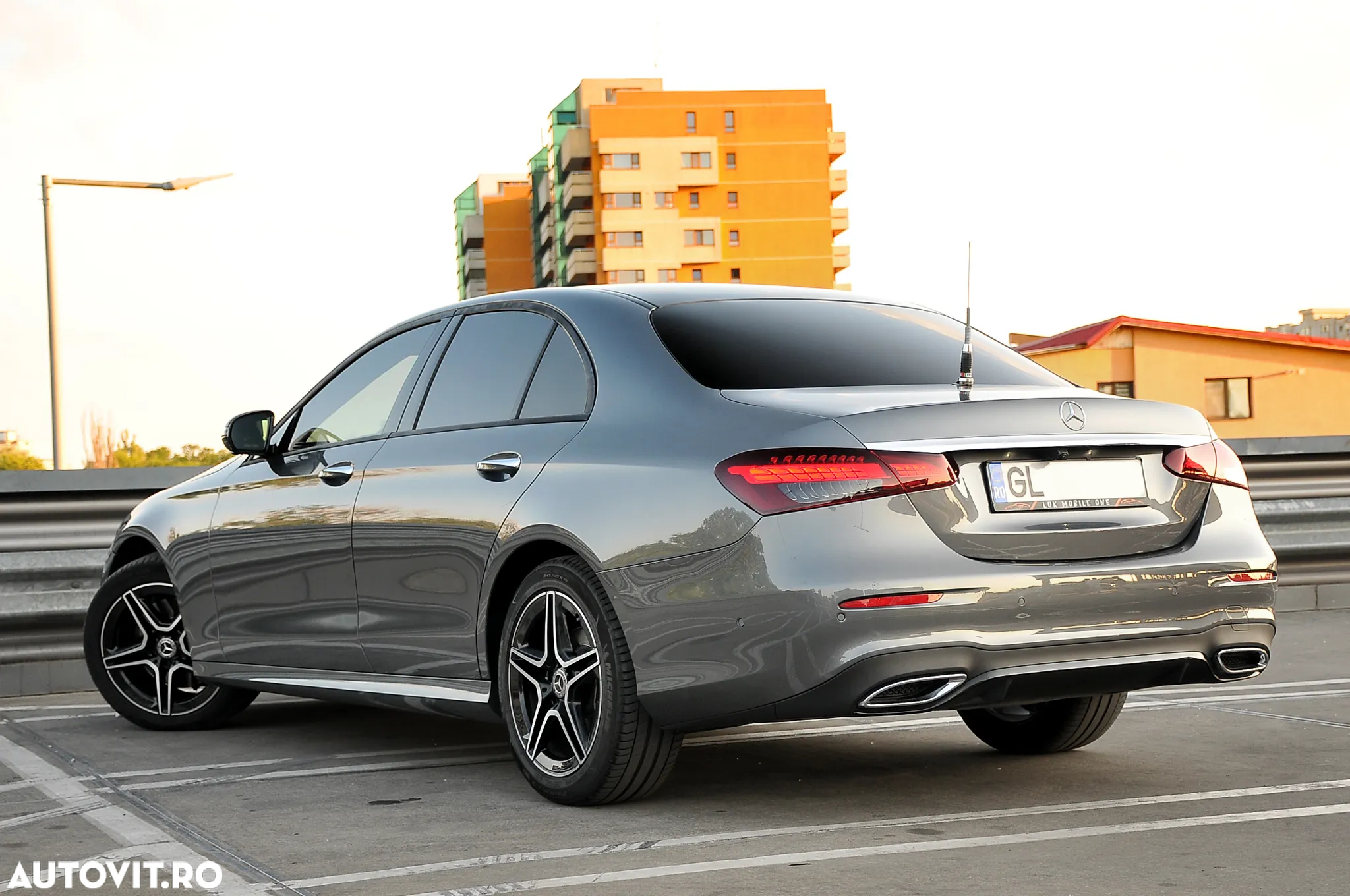 Mercedes-Benz E - 11