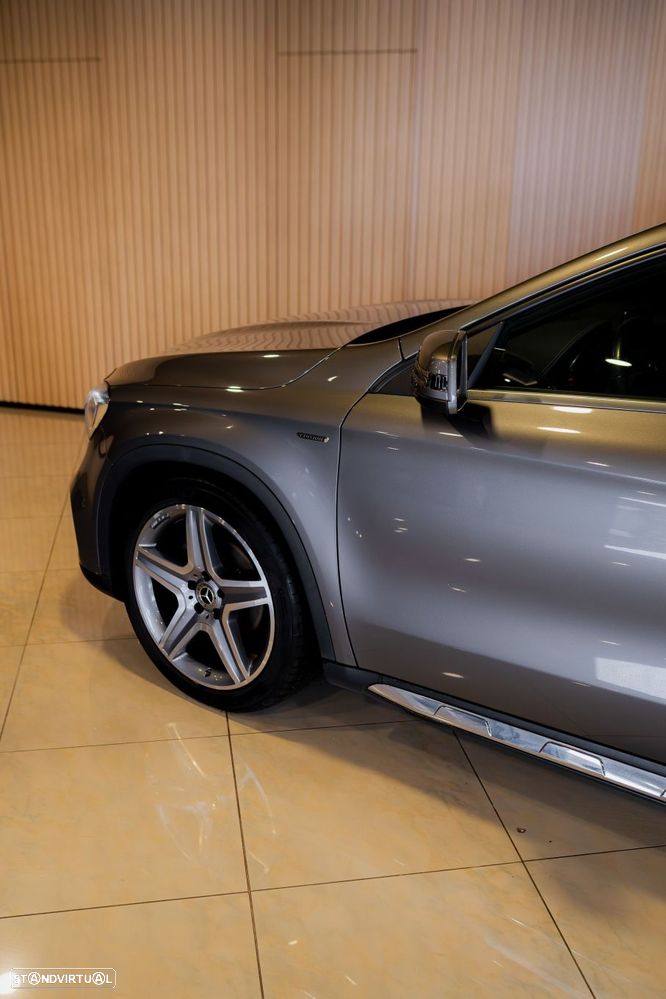 Mercedes-Benz GLA 200 - 50