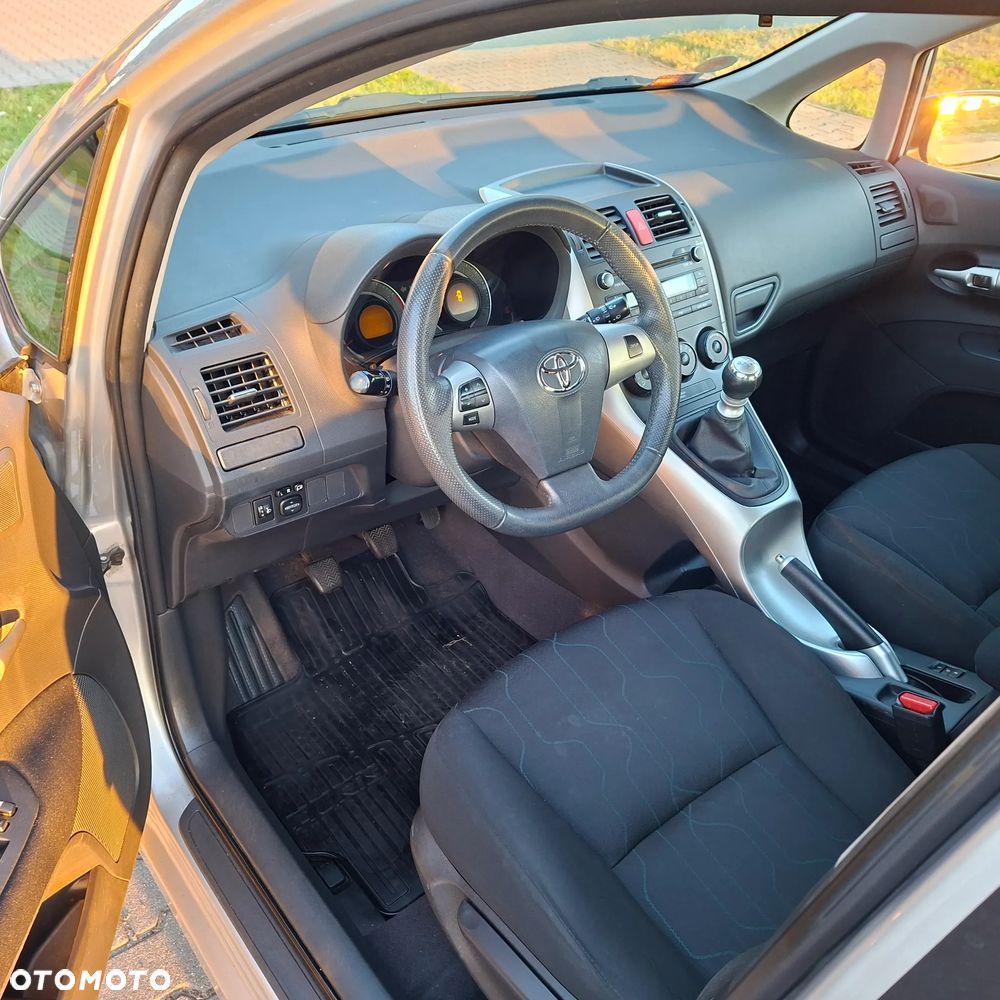Toyota Auris - 8