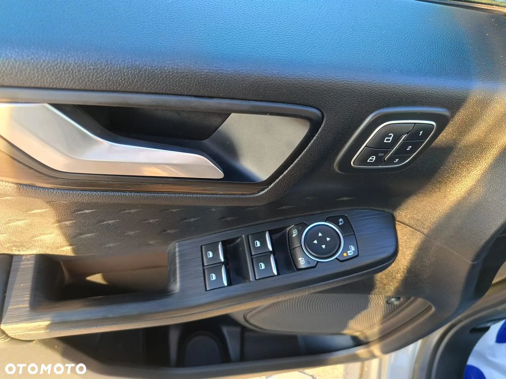 Ford Kuga - 13