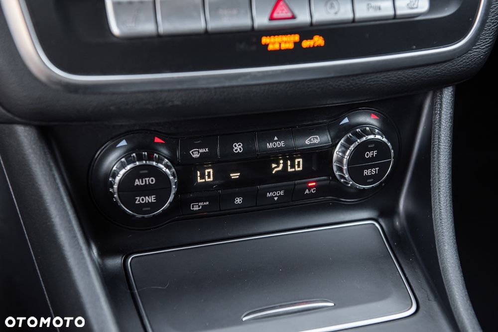 Mercedes-Benz CLA - 25