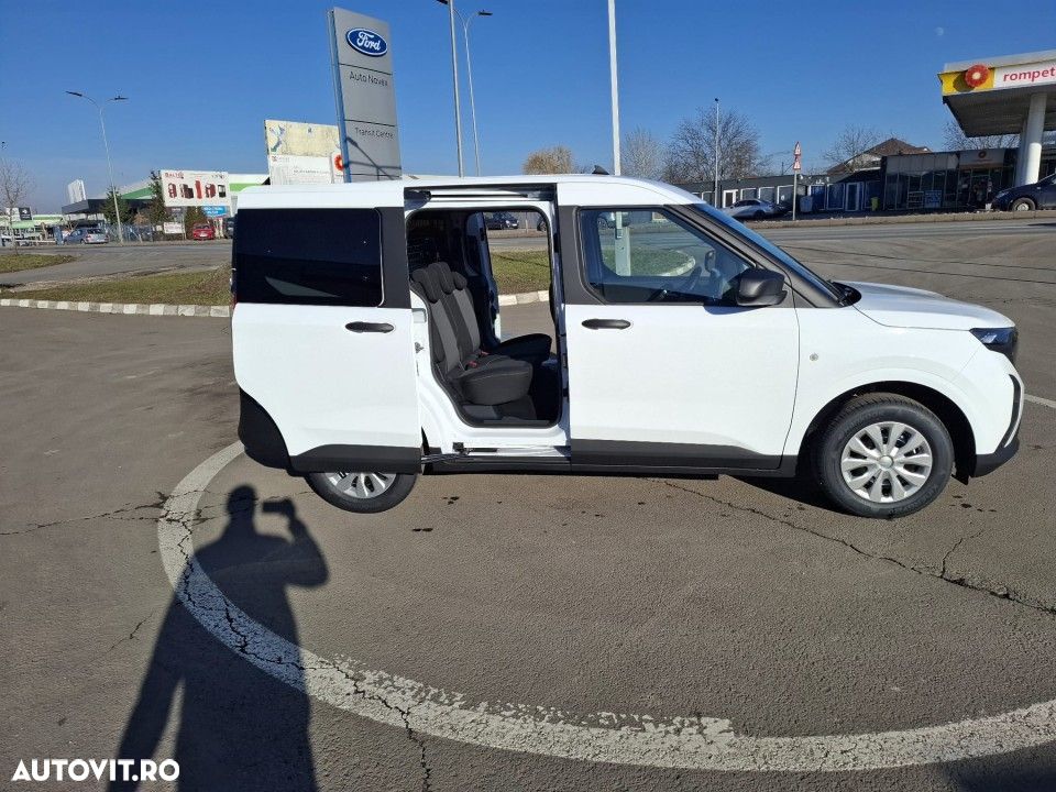 Ford Transit Courier - 25