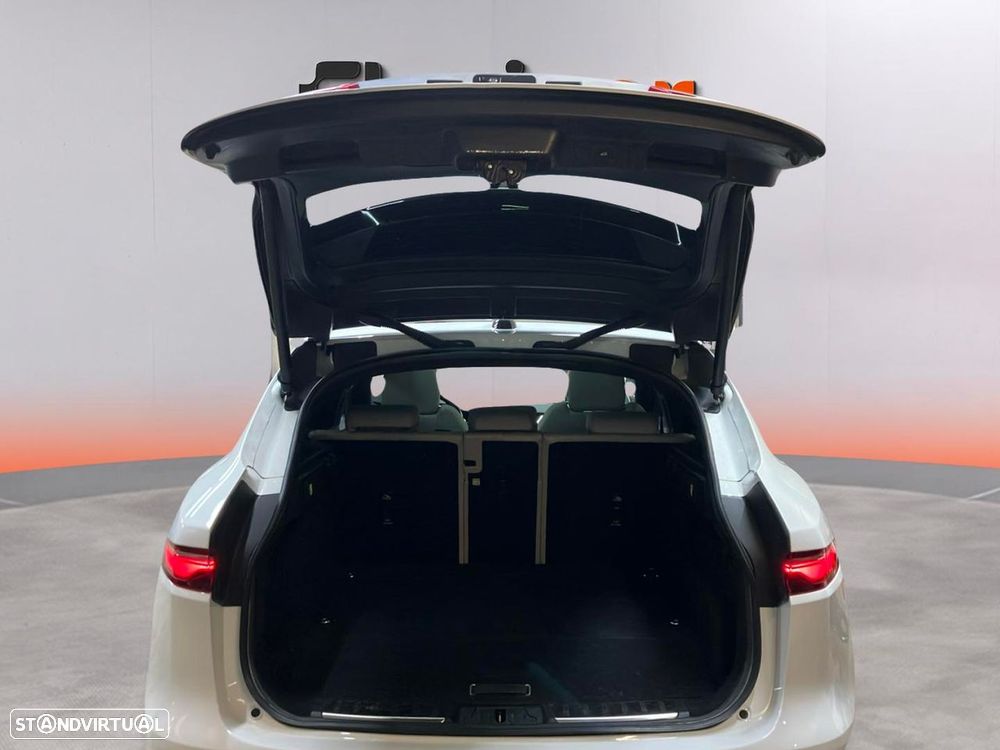 Jaguar F-Pace - 21