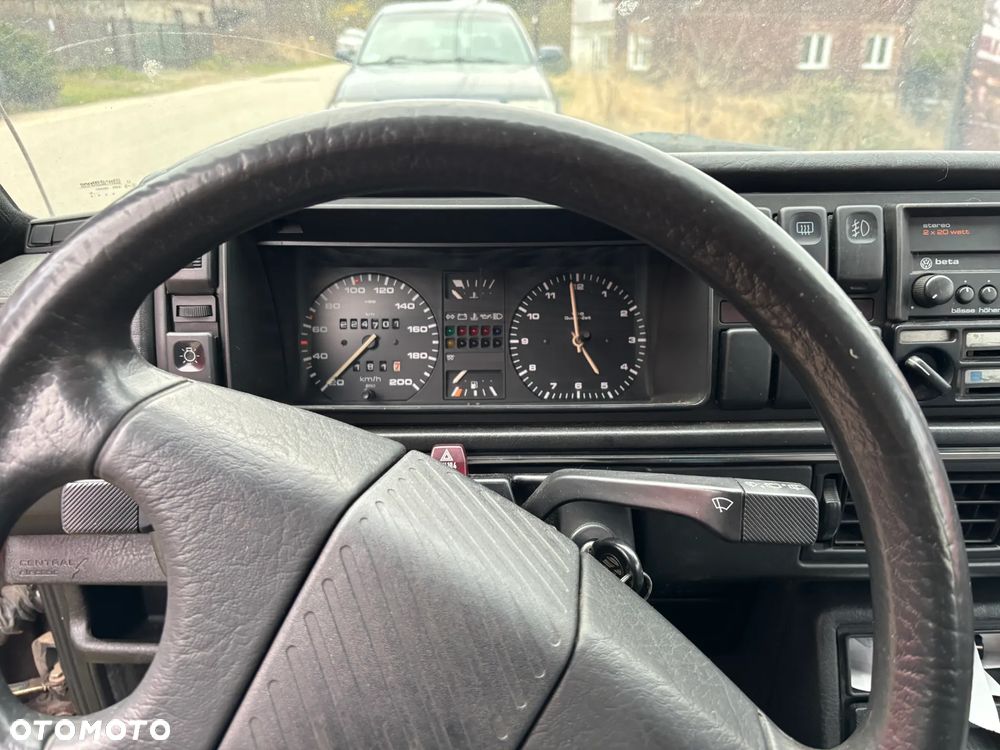 Volkswagen Jetta - 8