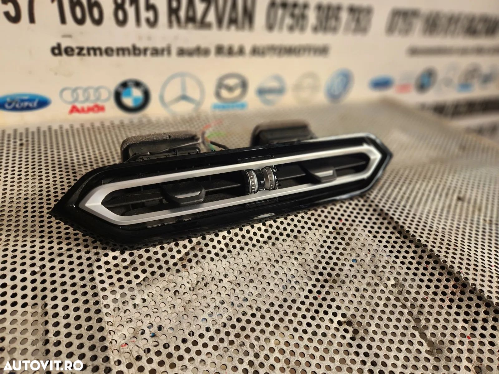 Grile Grila Centrala Aerisire Ventilatie Bord Bmw G20 G21 G22 G42 Impecabile Dezmembrez Bmw G42 M2 - 1