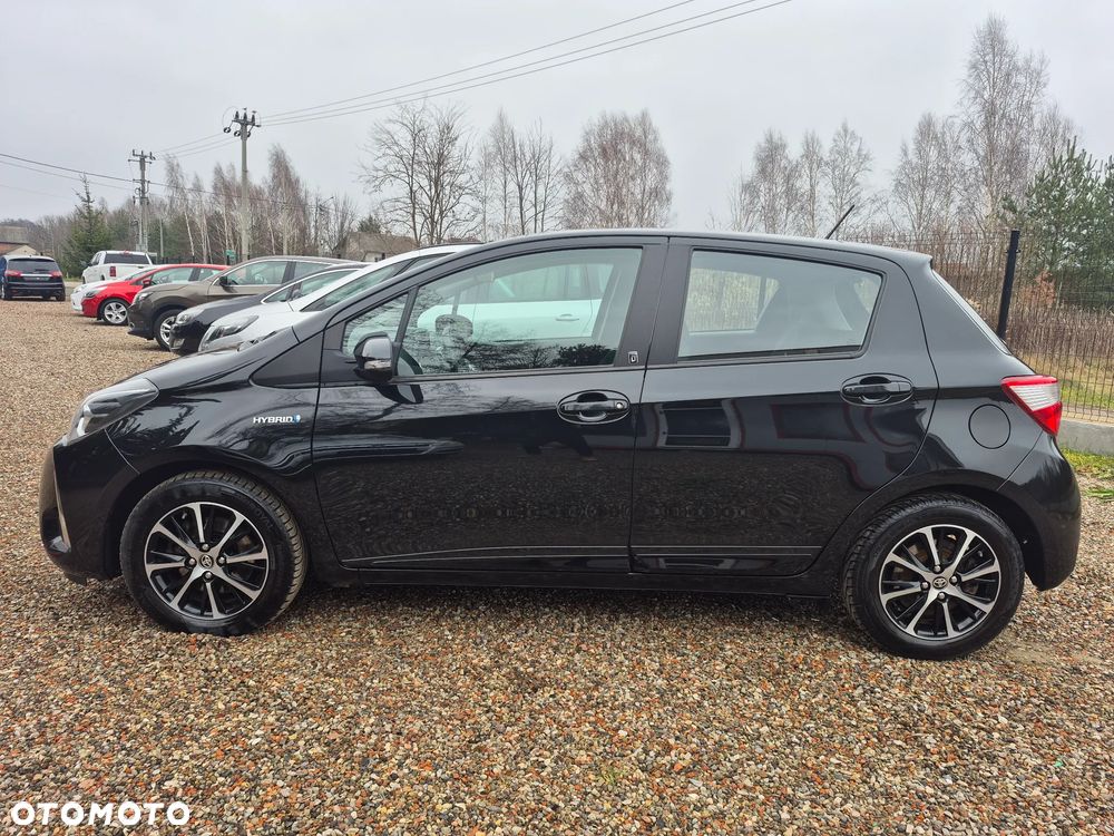 Toyota Yaris Hybrid 100 Premium - 4