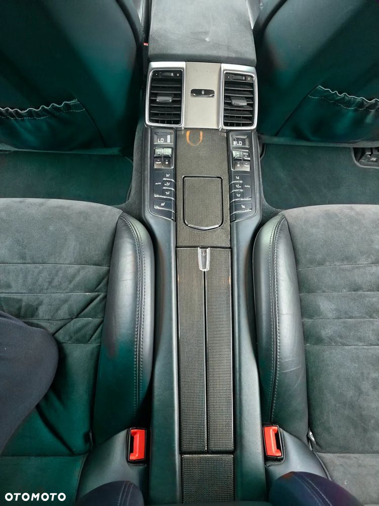 Porsche Panamera GTS - 24