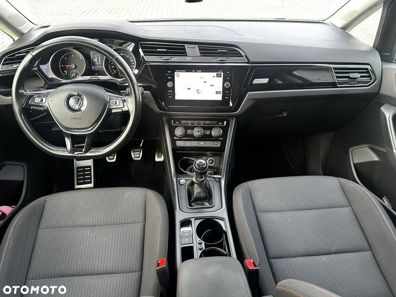 Volkswagen Touran 2.0 TDI SCR Comfortline - 15