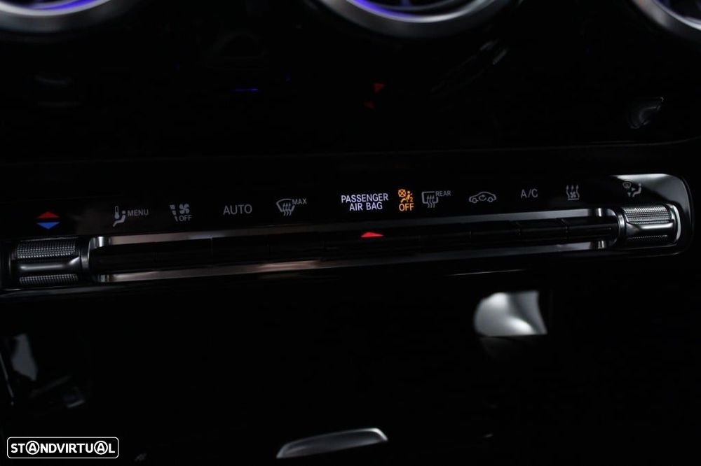 Mercedes-Benz A 250 e AMG Line - 29