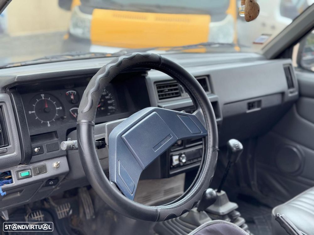 Nissan Pick Up 2.5 D CD - 5