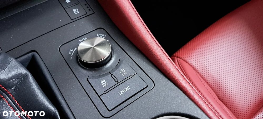 Lexus RC 200t / 300 F Sport - 27