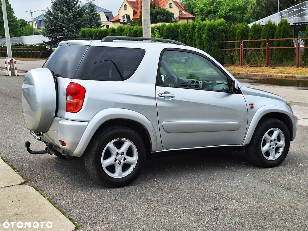 Toyota RAV4 D-4D 4x4 - 27