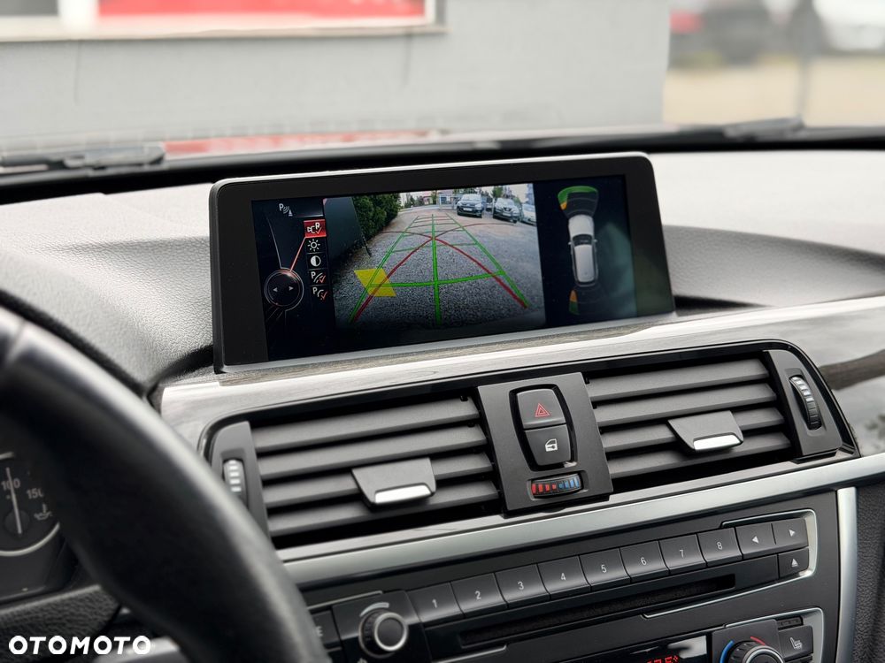 BMW Seria 3 318d Luxury Line EU6 - 25