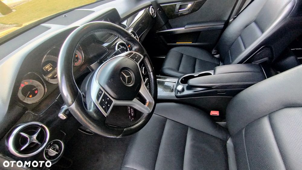 Mercedes-Benz GLK 350 4-Matic - 11