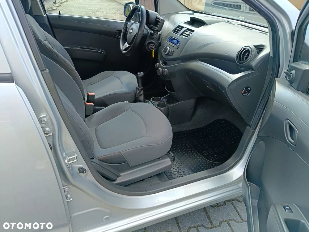 Chevrolet Spark 1.0 LT - 11