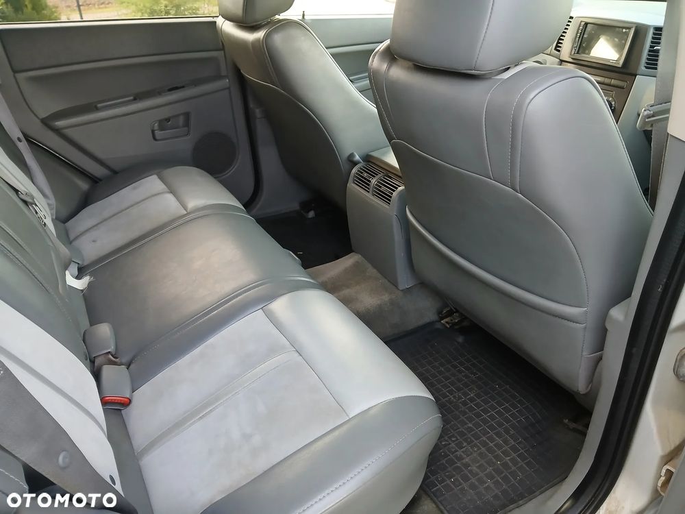 Jeep Grand Cherokee - 8