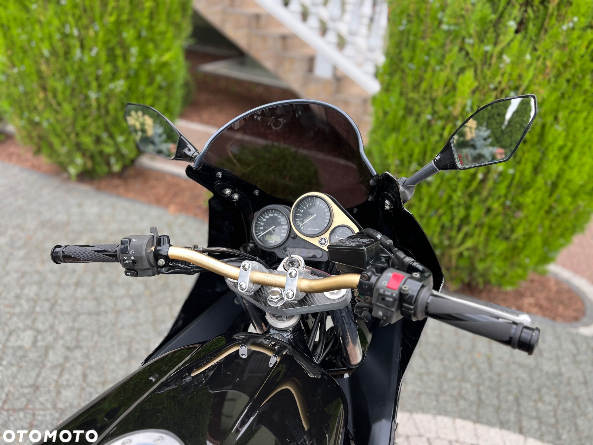 Yamaha FZS - 17