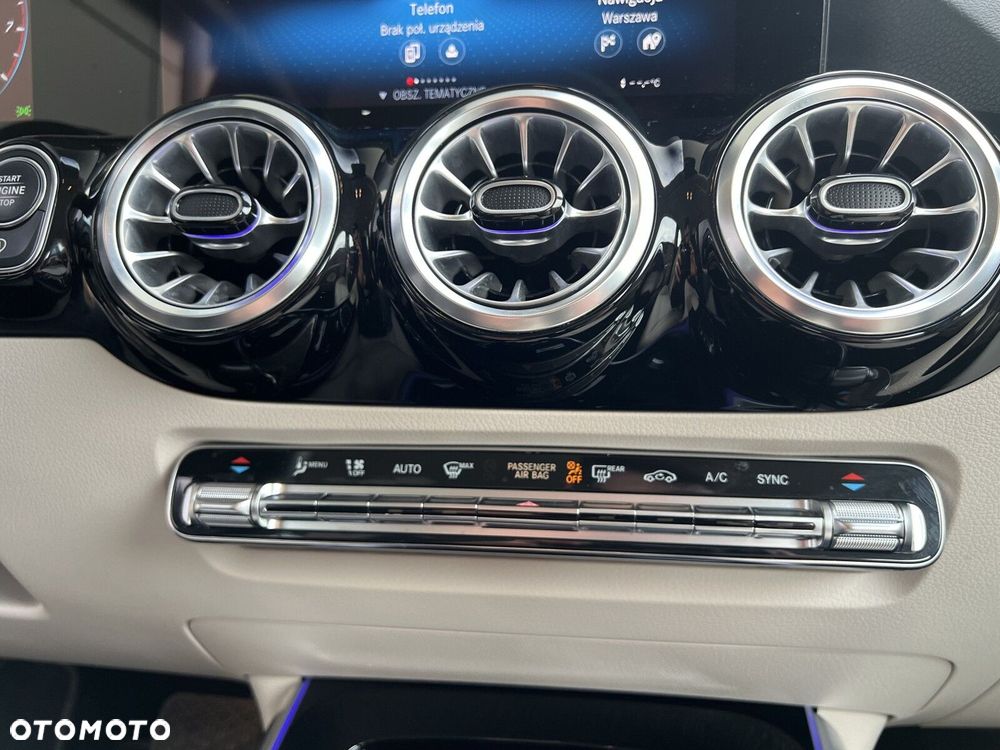 Mercedes-Benz GLA - 20