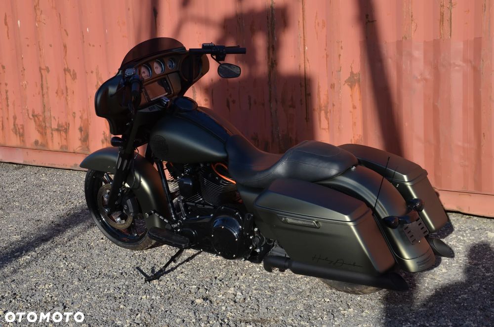 Harley-Davidson Touring Street Glide - 33