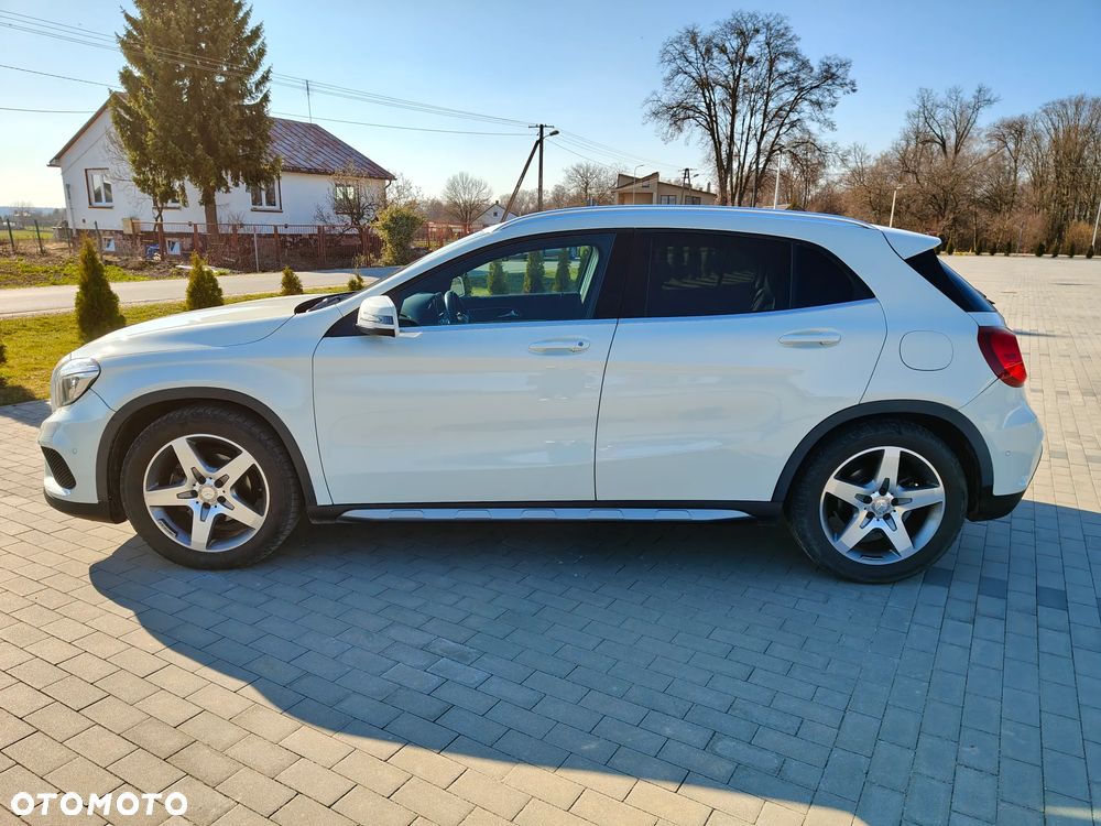 Mercedes-Benz GLA 200 - 2