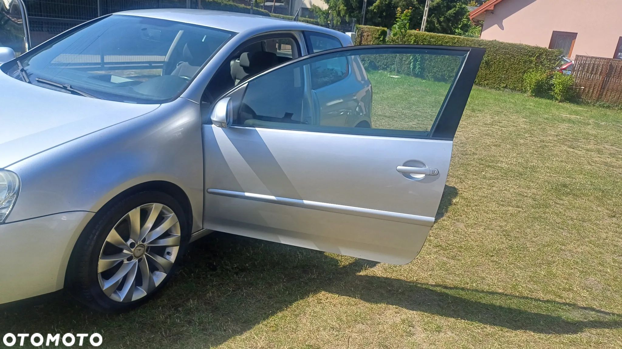 Volkswagen Golf - 1