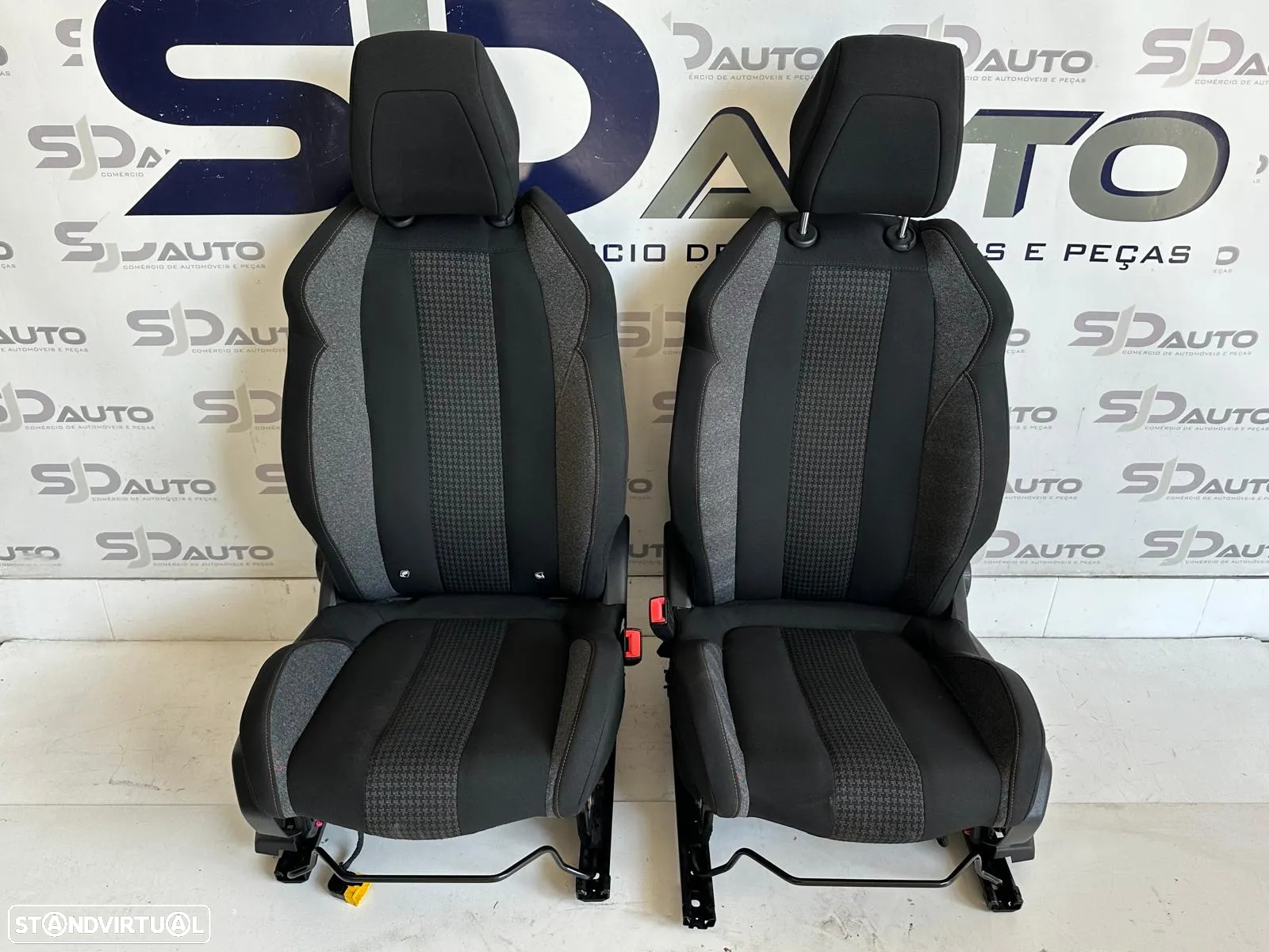 Conjunto Bancos - Peugeot 3008 II (2018) - 2