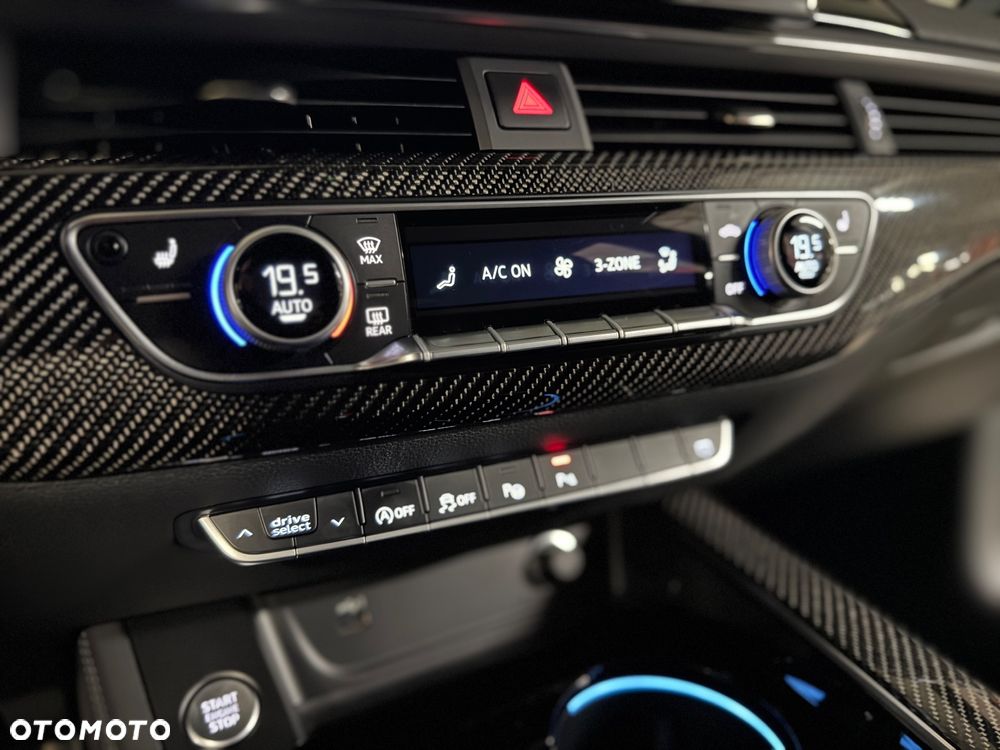 Audi A4 Avant 40 TDI quattro S tronic S line - 36