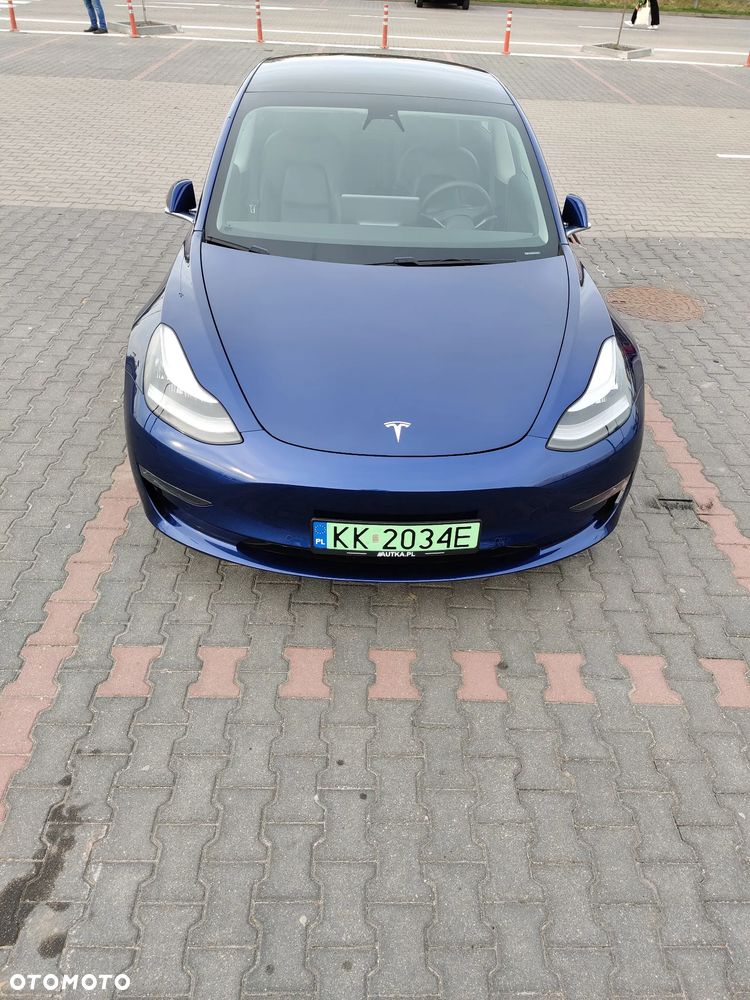 Tesla Model 3 - 3