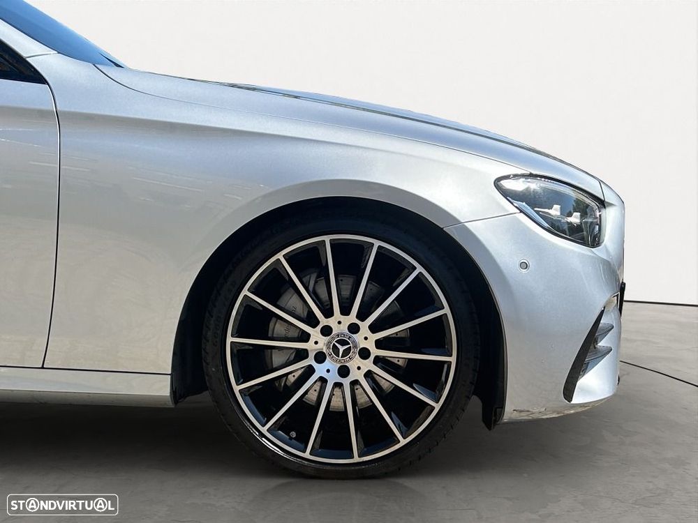 Mercedes-Benz E 220 d AMG Line — fotografia 5