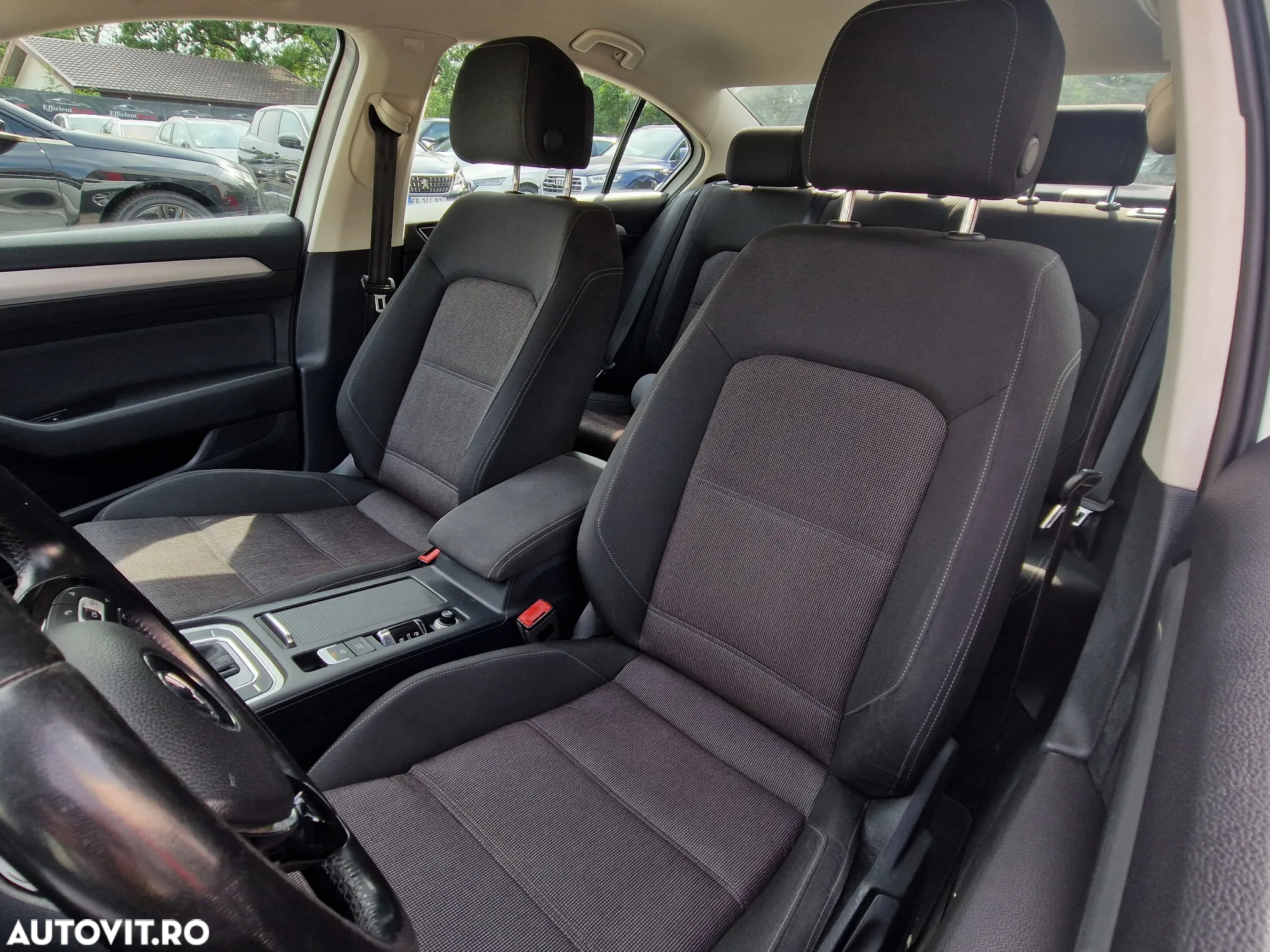 Volkswagen Passat - 9
