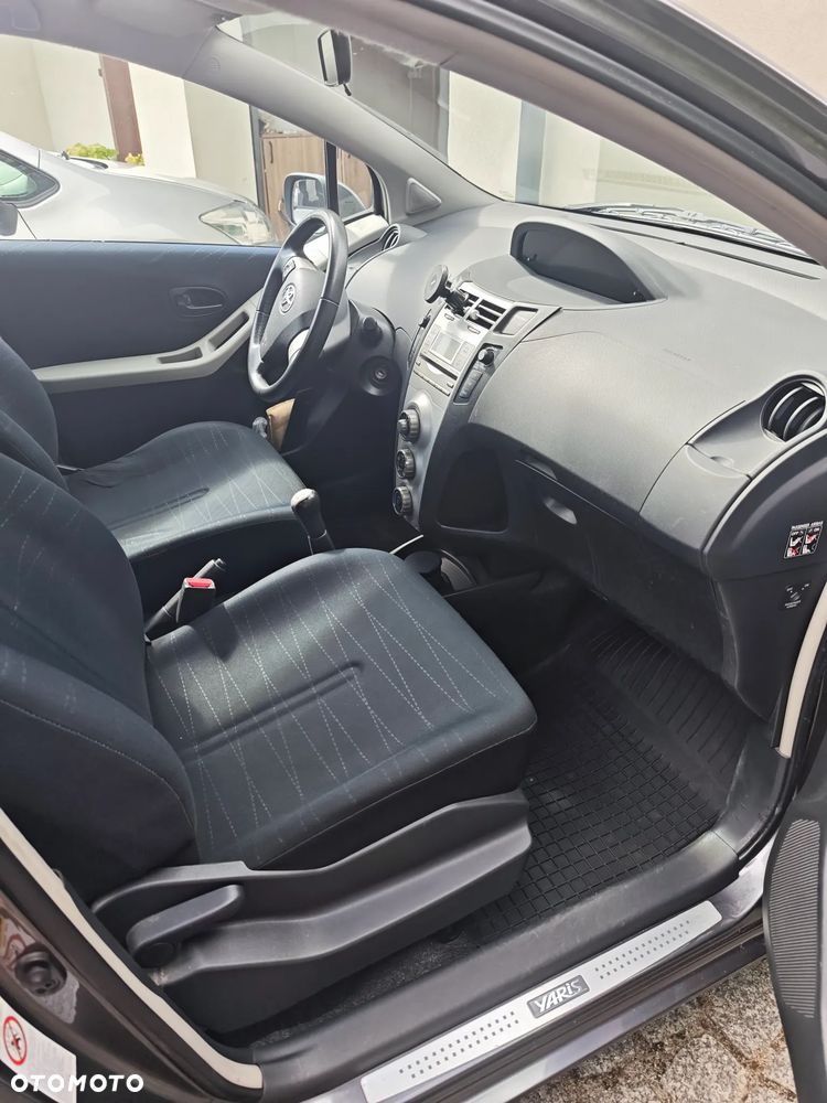 Toyota Yaris 1.0 Luna A/C - 13