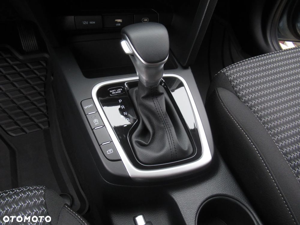 Kia Ceed 1.5 T-GDI M DCT - 16