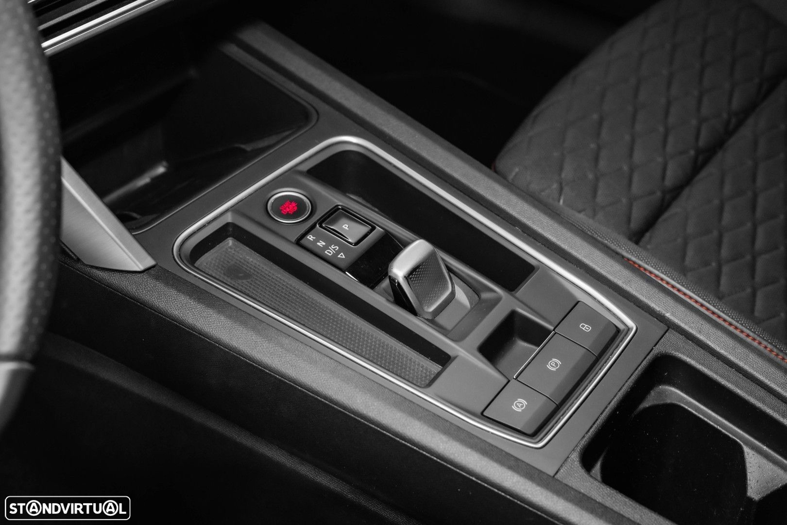SEAT Leon 1.5 eTSI FR DSG - 32