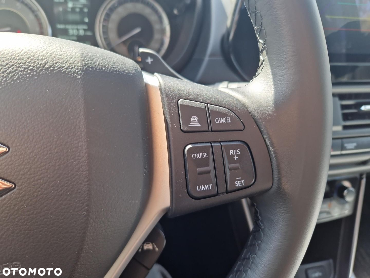 Suzuki SX4 S-Cross 1.5 Strong Hybrid Premium AGS - 14
