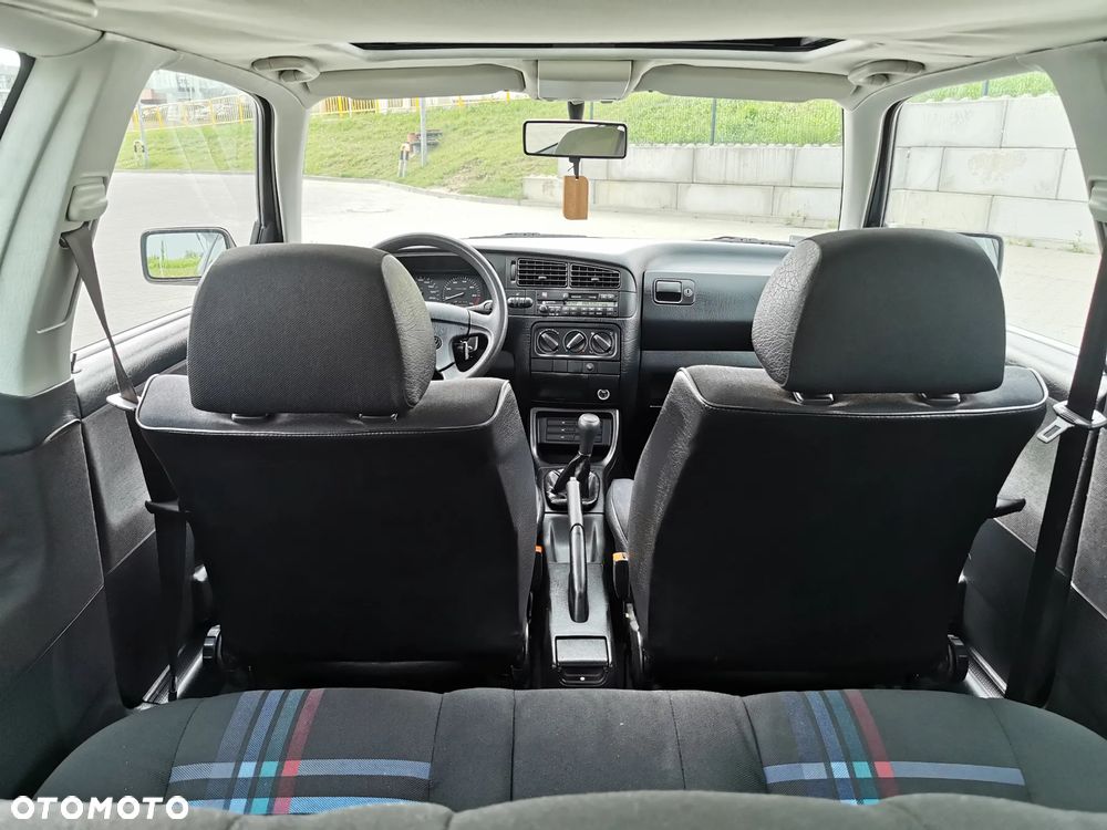 Volkswagen Golf 1.8 GT Special - 26