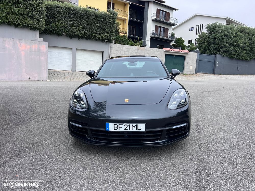 Porsche Panamera 4 E-Hybrid Executive - 2