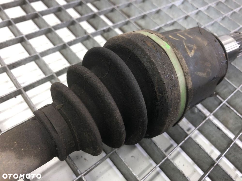 PÓŁOŚ PRAWY PRZÓD  MITSUBISHI LANCER VIII Sportback (CX_A) 2007 - 2022 1.8 (CX3A) 105 kW [143 - 3