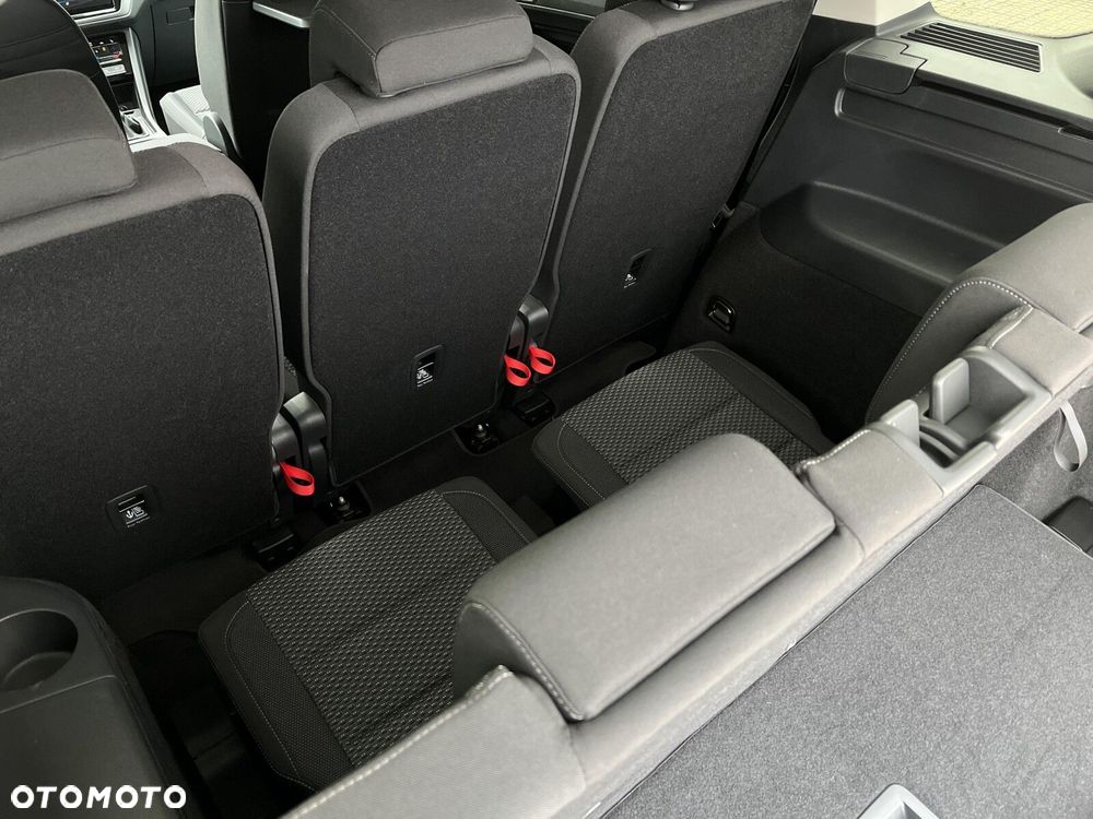 Volkswagen Touran - 36