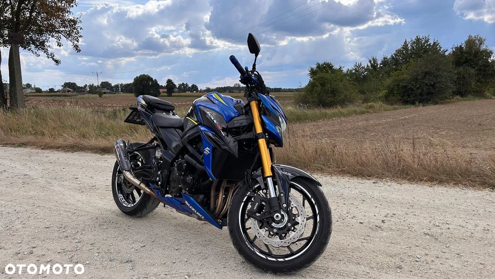 Suzuki GSX - 2