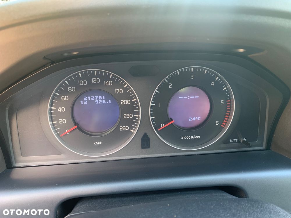 Volvo XC 60 D5 AWD Momentum - 16