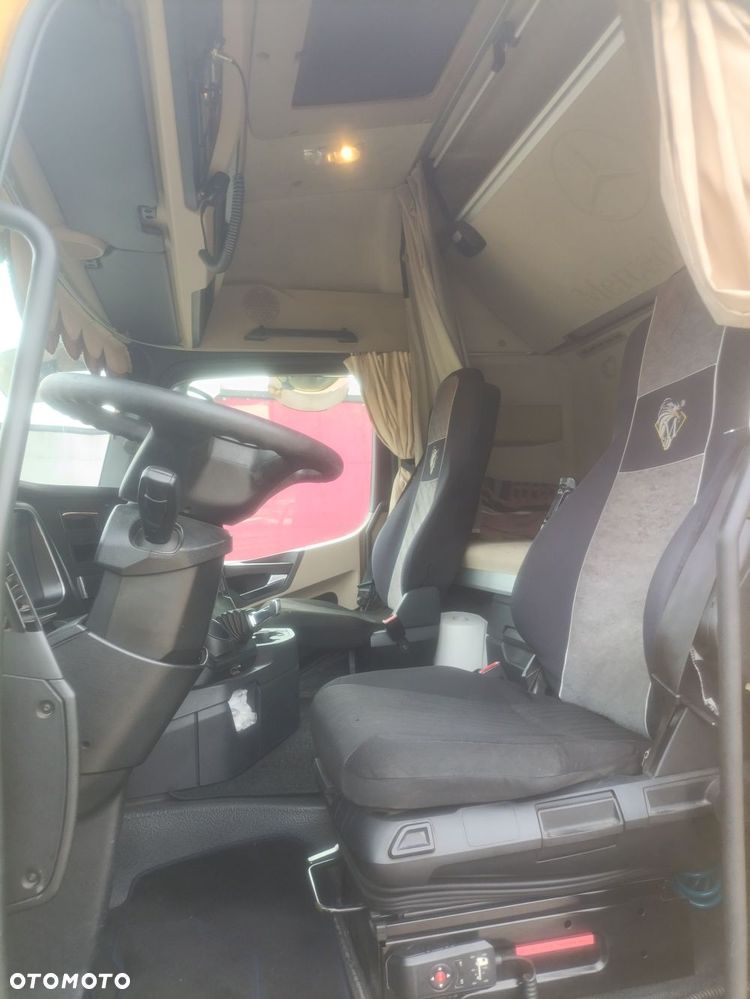Mercedes-Benz Actros 1845 StreamSpace Low Deck Mega - 6