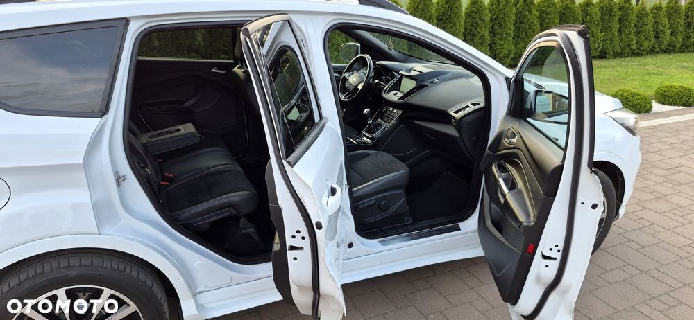Ford Kuga 2.0 TDCi 4x2 ST-Line - 11