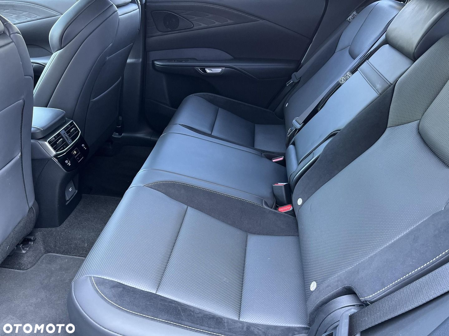 Lexus RX - 14