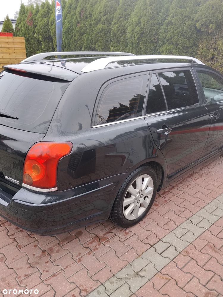 Toyota Avensis 2004 photo 5